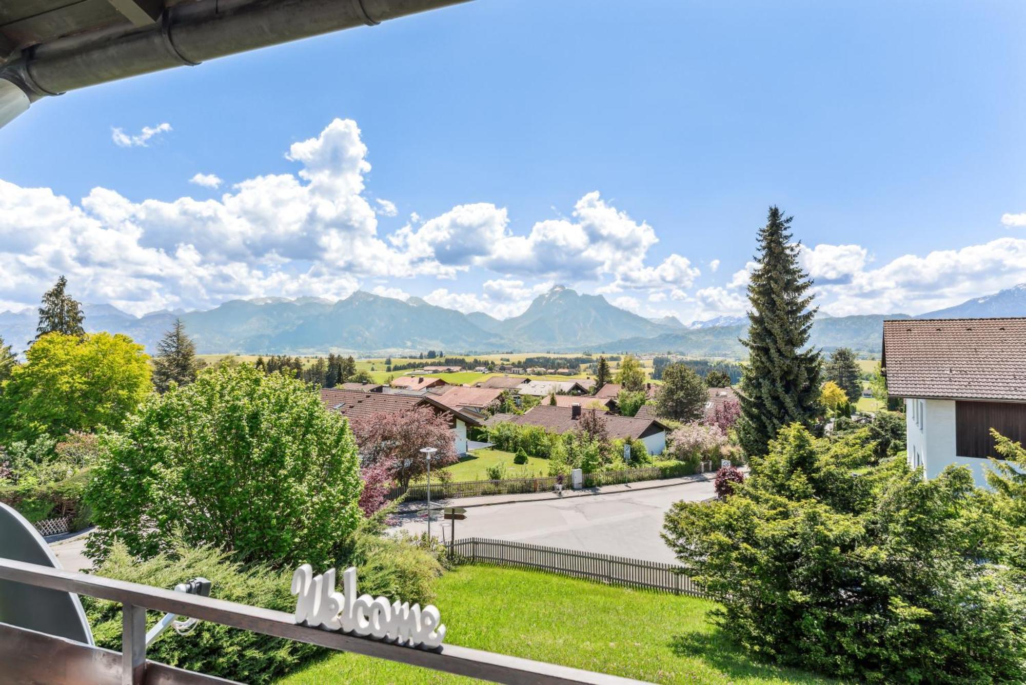 Neuschwanstein-Blick Apartment Fussen Exterior photo